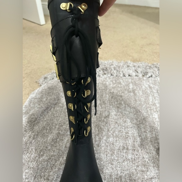 Tory Burch, knee-high rubber boots with gold hardware. Size 7 - Picture 4 of 11